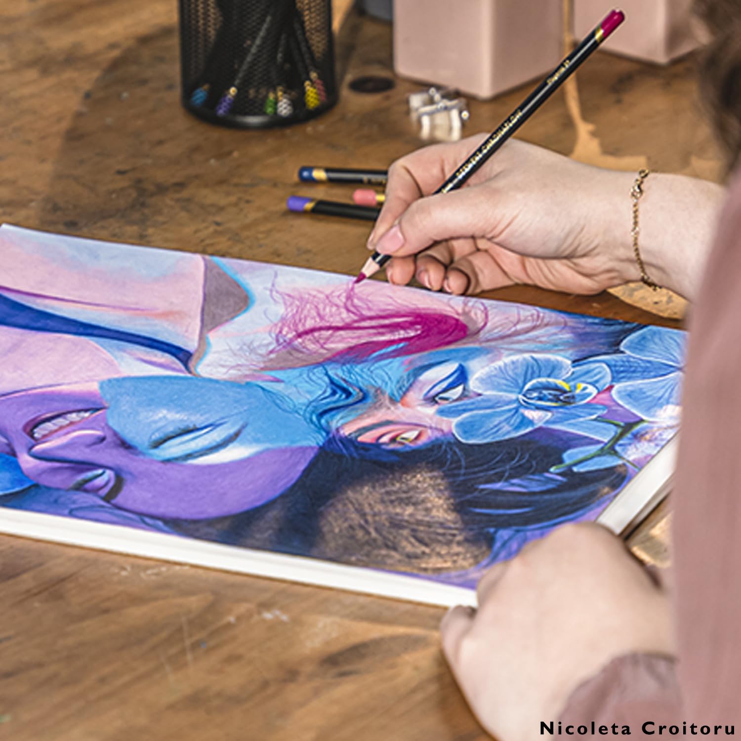 Derwent Chromaflow Pencils, Set of 150 in Tin, 3.5mm Round Core, Premium Core Strength, Blendable with Smooth Texture, Ideal for Drawing, Coloring & Layering, Professional Quality (2306263) - Image 10