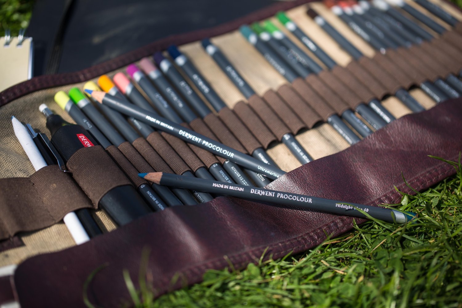 Derwent Colored Pencils, Procolour Pencils, Drawing, Art, Metal Tin, 12 Count (2302505) - Image 9