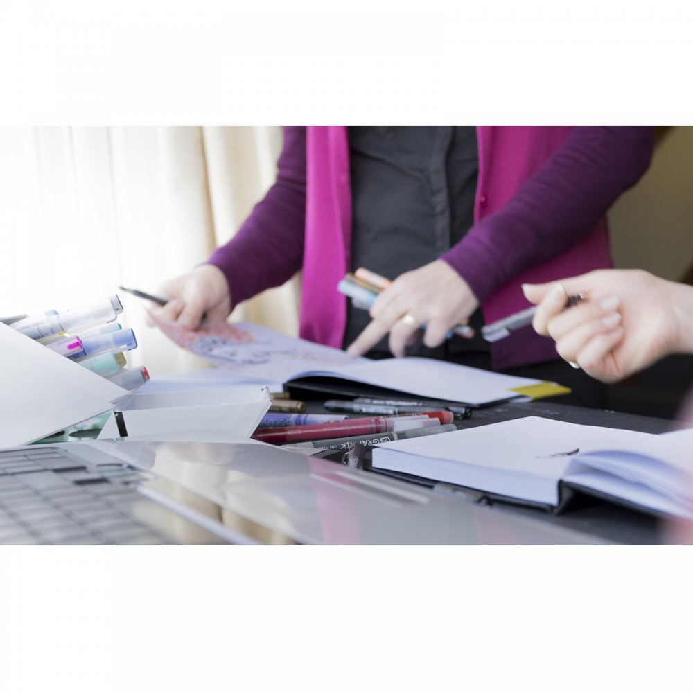 Derwent Graphite Pens, Graphik Line Painter Colored Pens, Palette No.3, 5 Pack (2302232) - Image 3